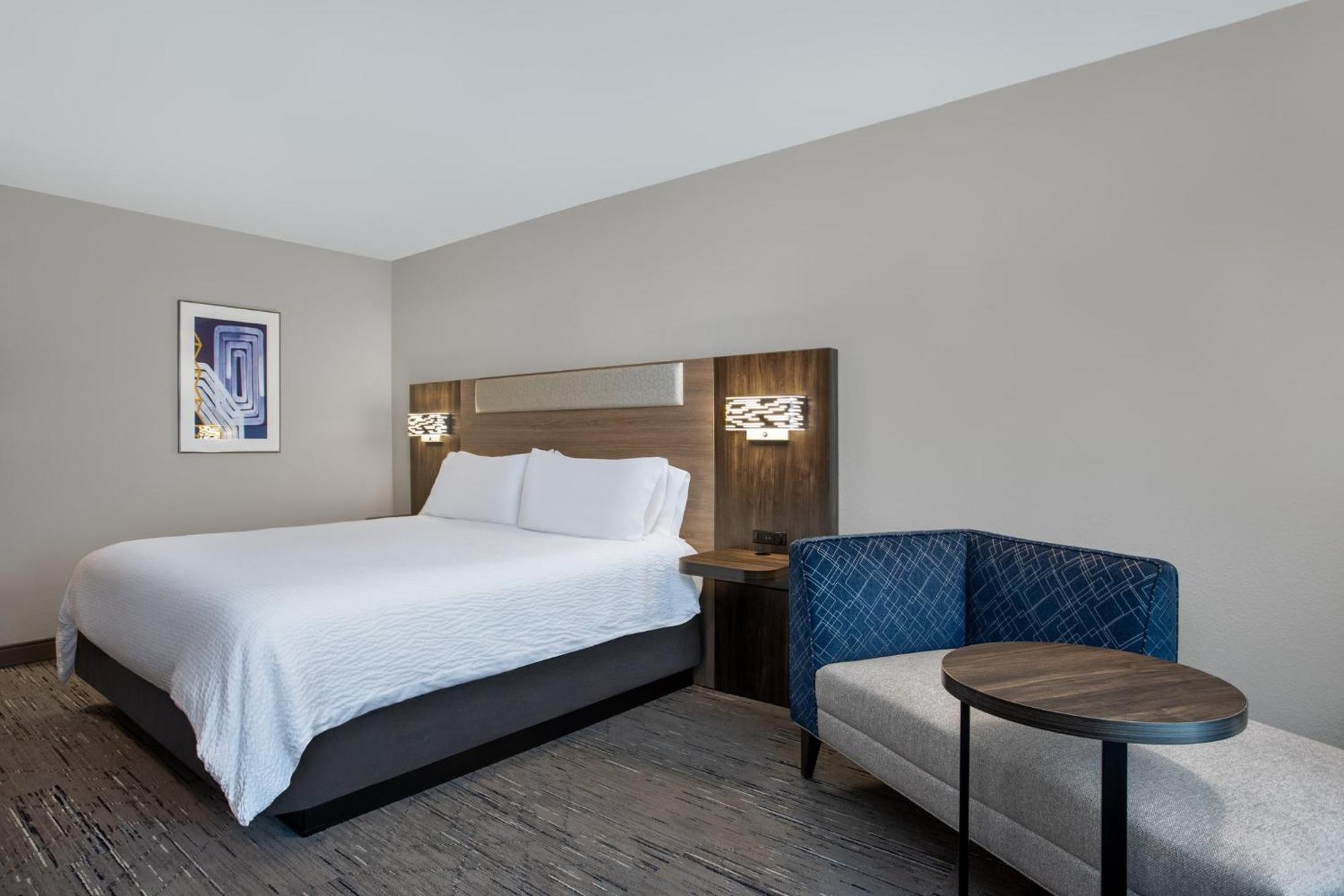 Holiday Inn Express Hotel & Suites Terre Haute By Ihg Exterior photo
