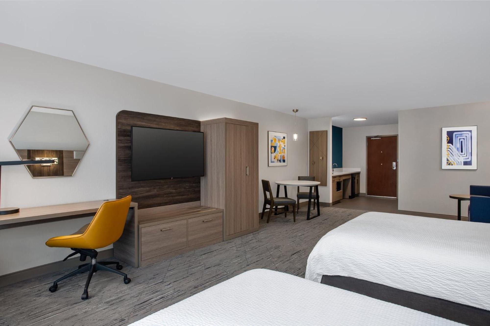 Holiday Inn Express Hotel & Suites Terre Haute By Ihg Exterior photo