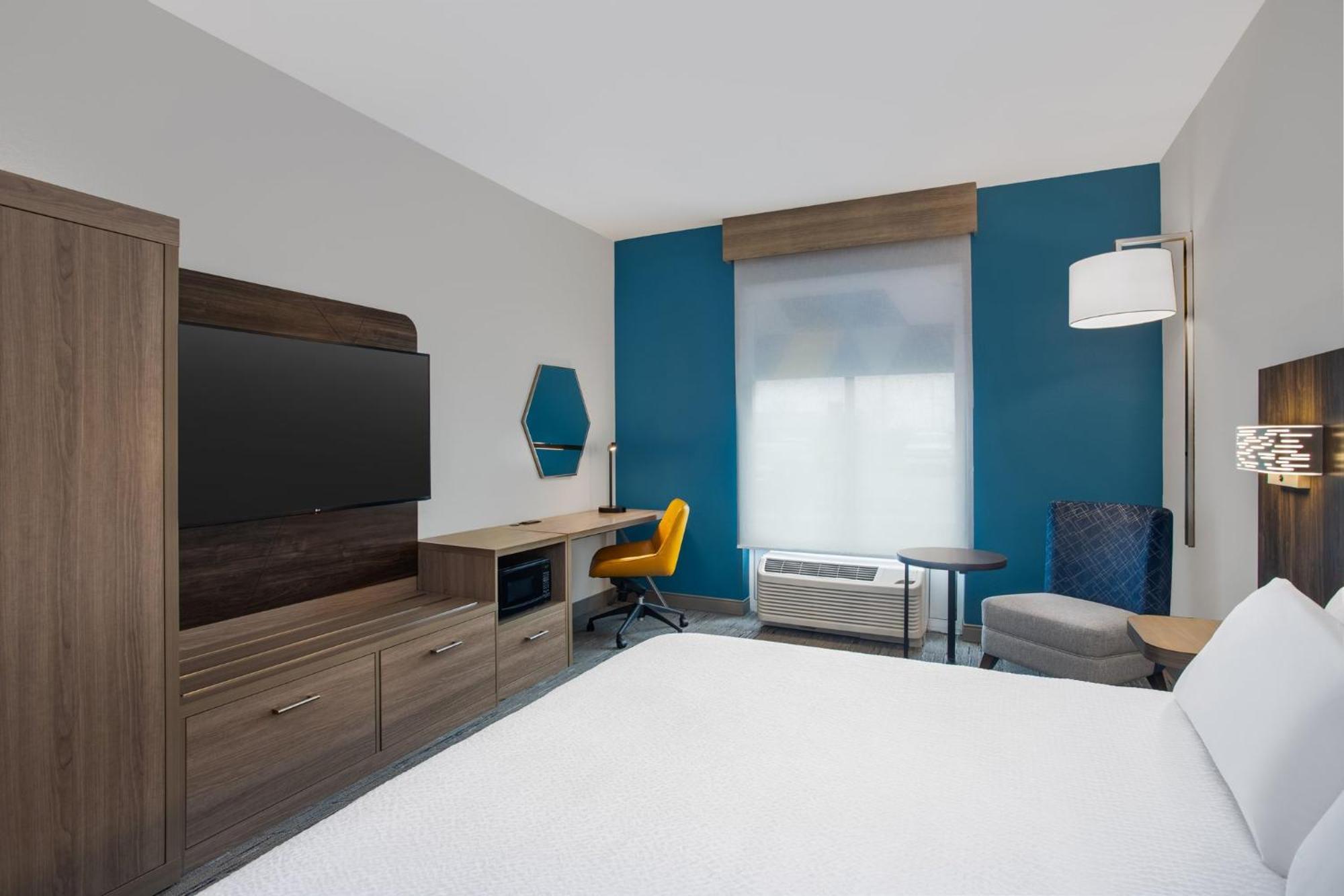 Holiday Inn Express Hotel & Suites Terre Haute By Ihg Exterior photo