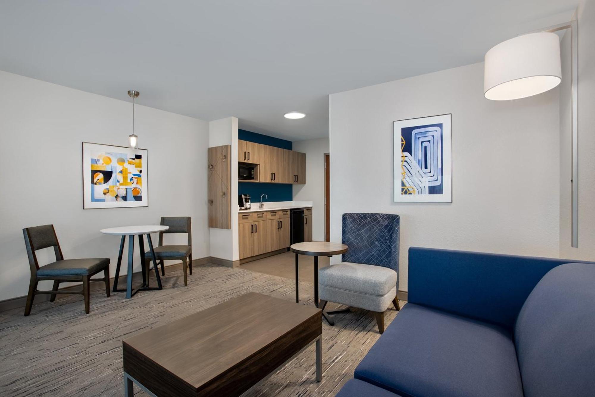 Holiday Inn Express Hotel & Suites Terre Haute By Ihg Exterior photo