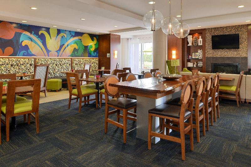 Holiday Inn Express Hotel & Suites Terre Haute By Ihg Exterior photo