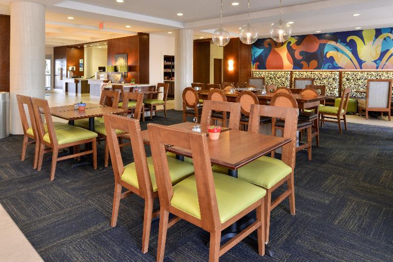 Holiday Inn Express Hotel & Suites Terre Haute By Ihg Exterior photo